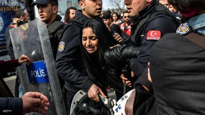 اعتقلت الشرطة التركية