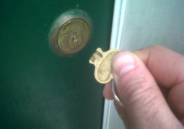 كسر المفتاح داخل الباب