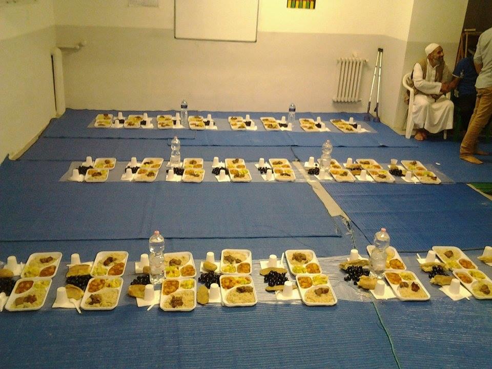 إفطار جماعي في مساجد إيطاليا طول شهر رمضان