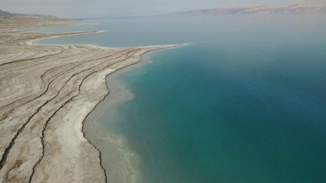 مستوى سطح البحر في البحر الميت يتراجع بأكثر من متر
