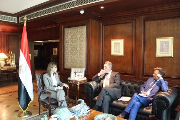 خلال لقاء وزيرة التعاون مع السفير الهولندي
