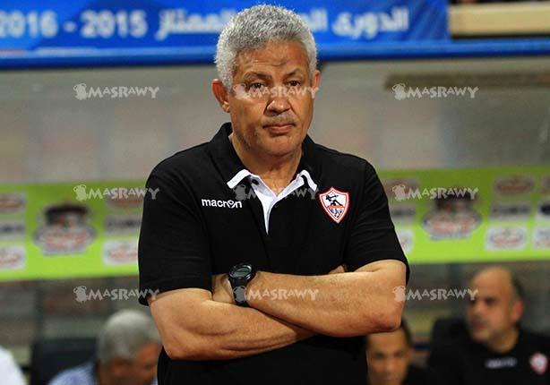 محمد حلمي المدير الفني للفريق الأول لكرة القدم بنا