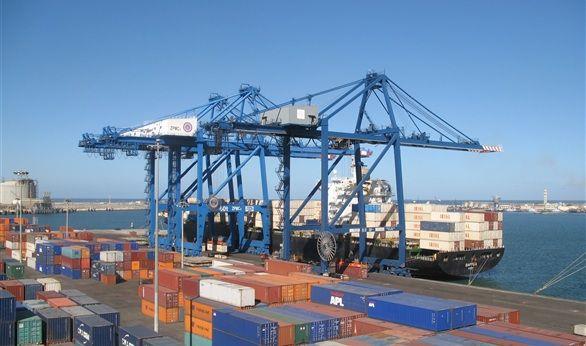 ميناء دمياط يستقبل 9 سفن للحاويات والبضائع العامة