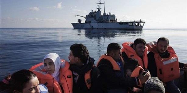 سفينة نرويجية تنقذ 220 مهاجرًا