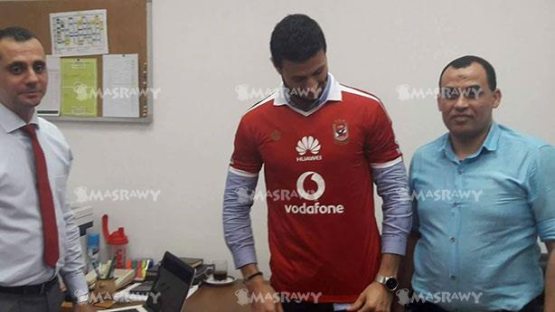 أعلن النادي الأهلي رسمياً انضمام محمد الشناوي