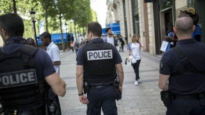 آلاف الشرطة ينتشرون في باريس قبيل المباراة