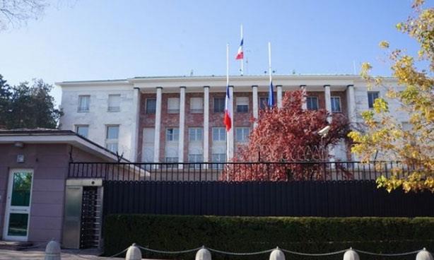 فرنسا تغلق سفارتها في تركيا حتى إشعار آخر 