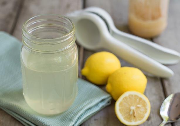 فوائد رائعة لتناول الماء مع الليمون.. منها ما يحسن
