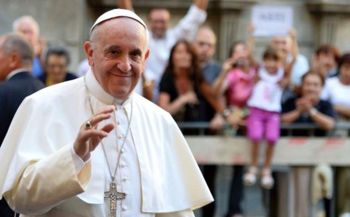 بابا الفاتيكان يصل بولندا 