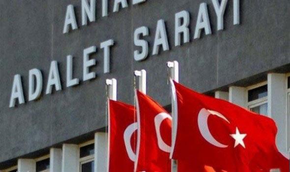 السلطات التركية توقف عشرات العاملين بالمحكمة الدست