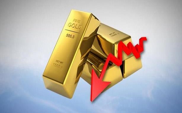 الذهب يتراجع عالميًا مع صعود الدولار