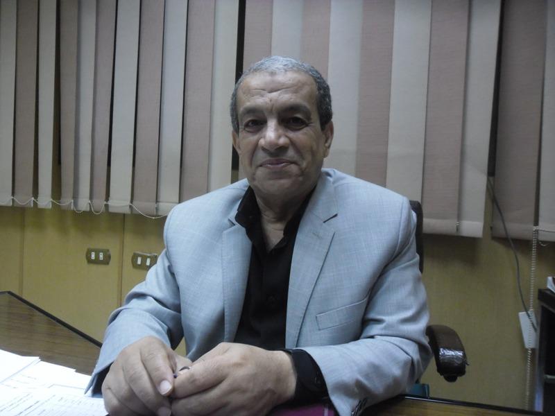 الدكتور محمد السيد موسي وكيل وزارة الصحة بالوادي ا