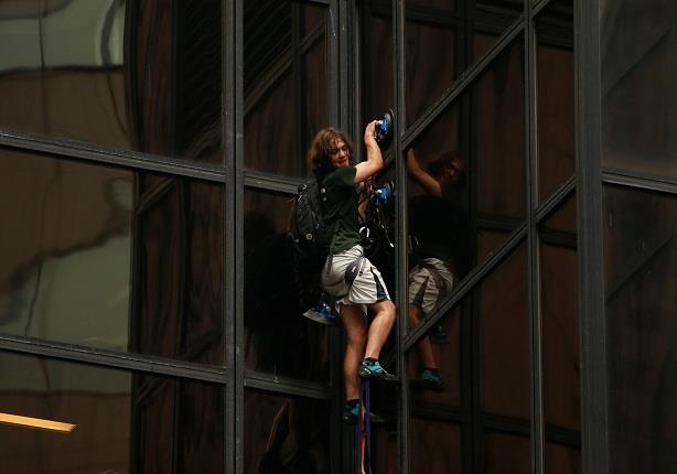 القبض على مغامر تسلق برج ترامب في نيويورك