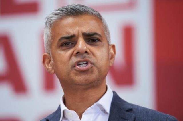 رئيس بلدية لندن صادق خان في لندن في 22 يونيو 2016