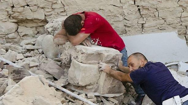 ودمر الزلزال 75 في المئة من بلدة اماتريس الأثرية