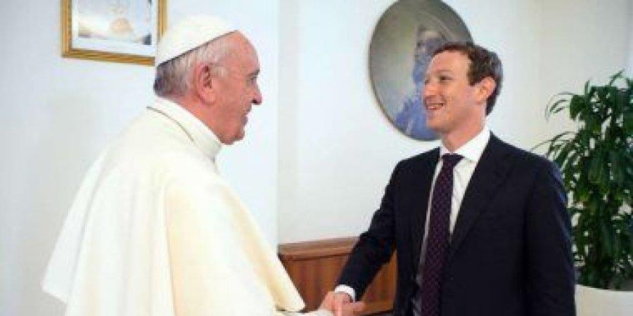 بابا الفاتيكان يبحث مع مؤسس فسيبوك