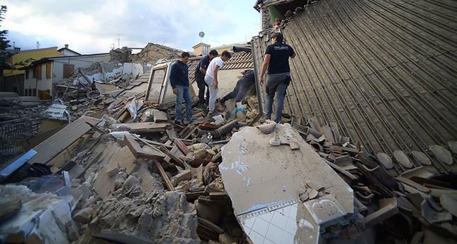 ارتفاع حصيلة ضحايا زلزال وسط إيطاليا إلى 294 شخصا