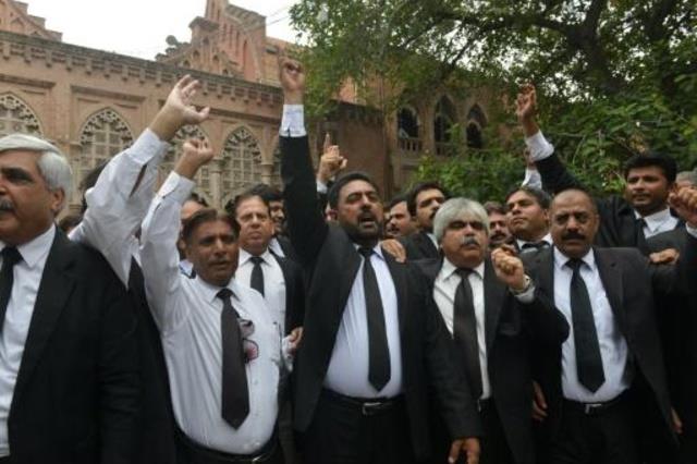 إضراب للمحامين في باكستان