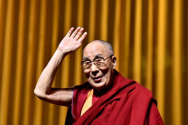 الصين تحذر تايوان من السماح للدلاي لاما بزيارتها