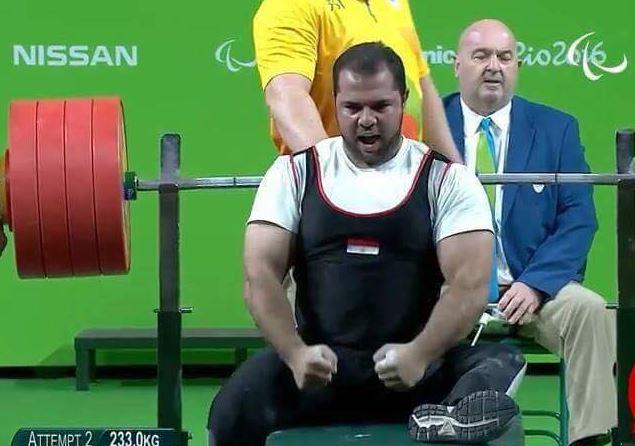 محمد السيد بطل رفع الأثقال يحصد الميدالية العاشرة 