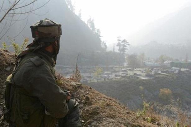 جندي هندي في نقطة مراقبة في كشمير