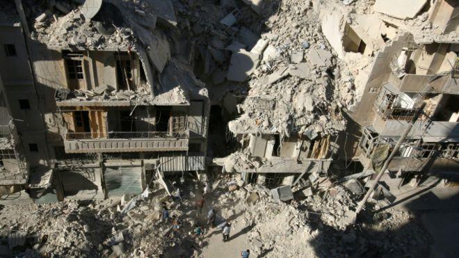 استمرت الغارات الجوية المكثفة على مدينة حلب السوري