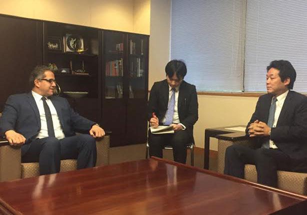 لقاء وزير الآثار مع وزير الدولة الياباني للشئون ال