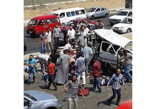 مصرع 6 مواطنين وإصابة 8 في حادث تصادم