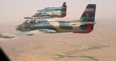 الجيش الليبي يوجه ضربة جوية لقيادات القاعدة في الج