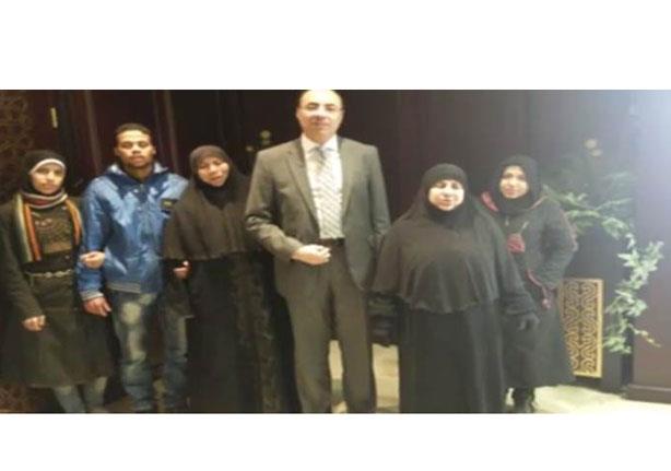 السفارة المصرية بدمشق تجلي عائلتين مصريتين