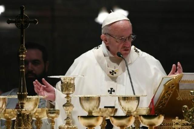 البابا فرنسيس خلال قداس في 12 تشرين الاول