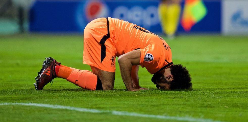 محمد صلاح يسجد احتفالا بالهدف