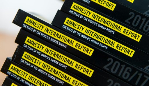 دعت منظمة العفو الدولية "أمنستي" الاربعاء المجتمع 