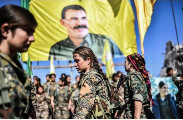 صورة زعيم كردي في الرقة تٌربك حسابات واشنطن في سور