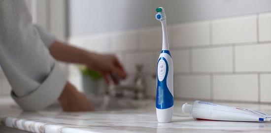  الطريقة الصحيحة لاستعمال فرشاة الأسنان الكهربائية