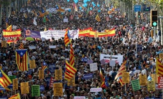 إضراب عام واحتجاجات حاشدة في برشلونة
