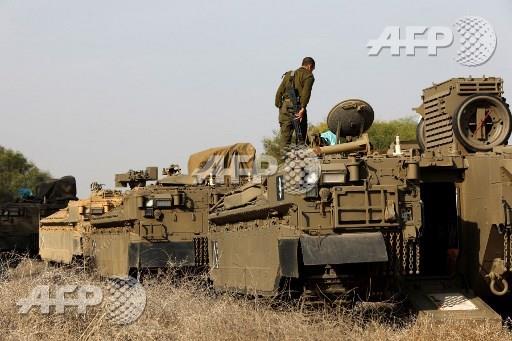 آليات عسكرية تابعة للجيش الإسرائيلي في النقب 