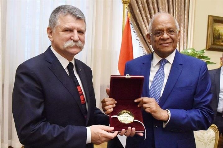 الدكتور علي عبدالعال ورئيس برلمان المجر