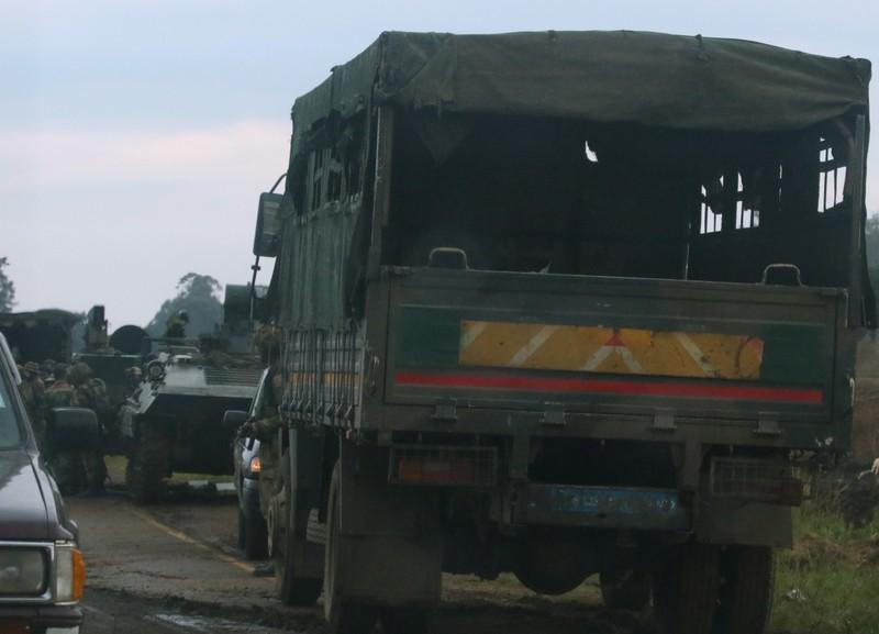 جنود ومركبات عسكرية على مشارف هاراري عاصمة زيمبابو