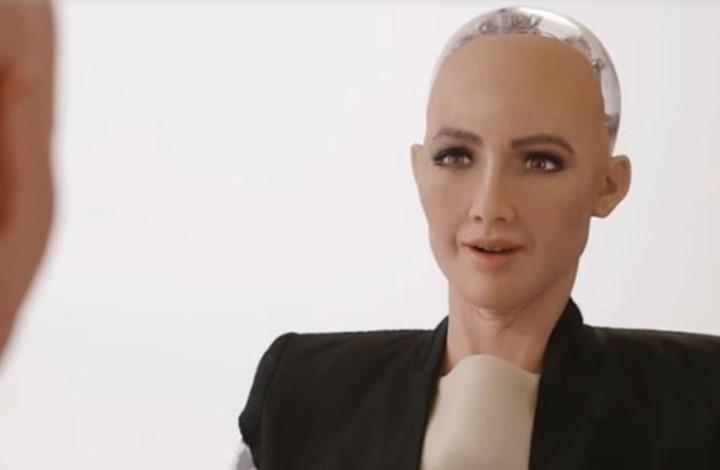 "الروبوت" السعودية صوفيا: "أريد الإنجاب"