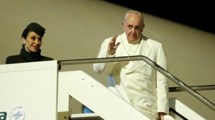  غادر البابا فرانسيس روما الأحد ليلا متوجها إلى مي