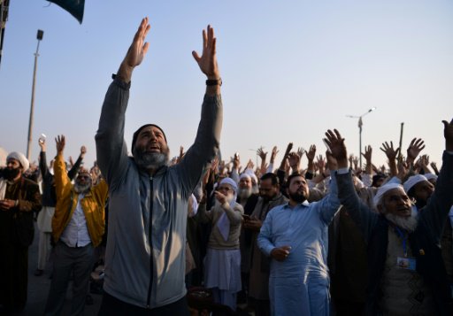 متظاهرون من حركة لبيك يا رسول الله الباكستانية في 
