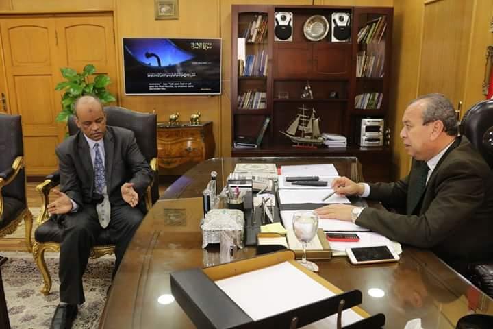 محافظ دمياط مع الدكتور أحمد عثمان