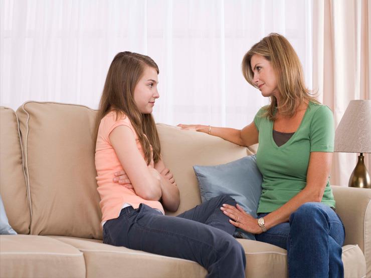   8 نصائح للتعامل الأفضل مع ابنتك المراهقة.. منها 