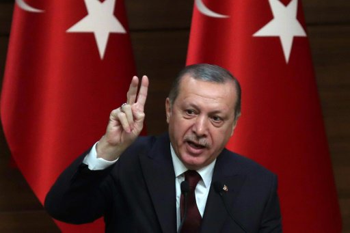 الرئيس التركي رجب طيب اردوغان مخاطبا المخاتير في ا
