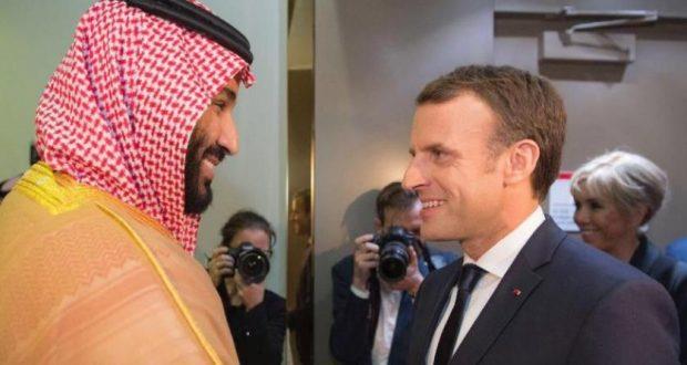ولي العهد السعودي يستقبل الرئيس الفرنسي بمطار الري
