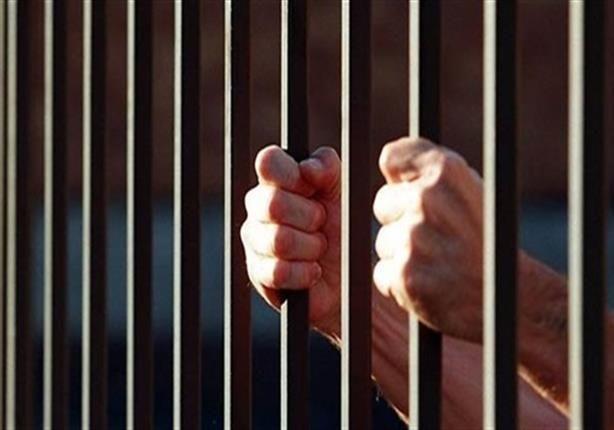 حبس عامل متهم بالاتجار في المخدرات بدمياط