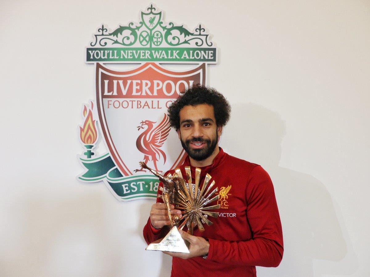 محمد صلاح يتوج بجائزة بي بي سي