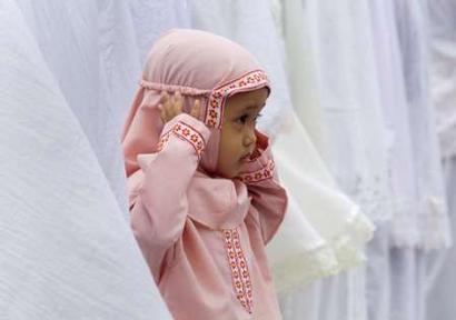 كيف أعلم أولادي الحفاظ على الصلاة الصحيحة؟