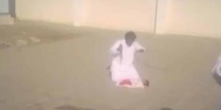 أب يحاول ذبح ابنه الرضيع في مدرسة بالسعودية